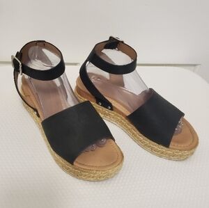 CUSHIONAIRE Black Espadrille Sandals Size 9, Preppy, Classic